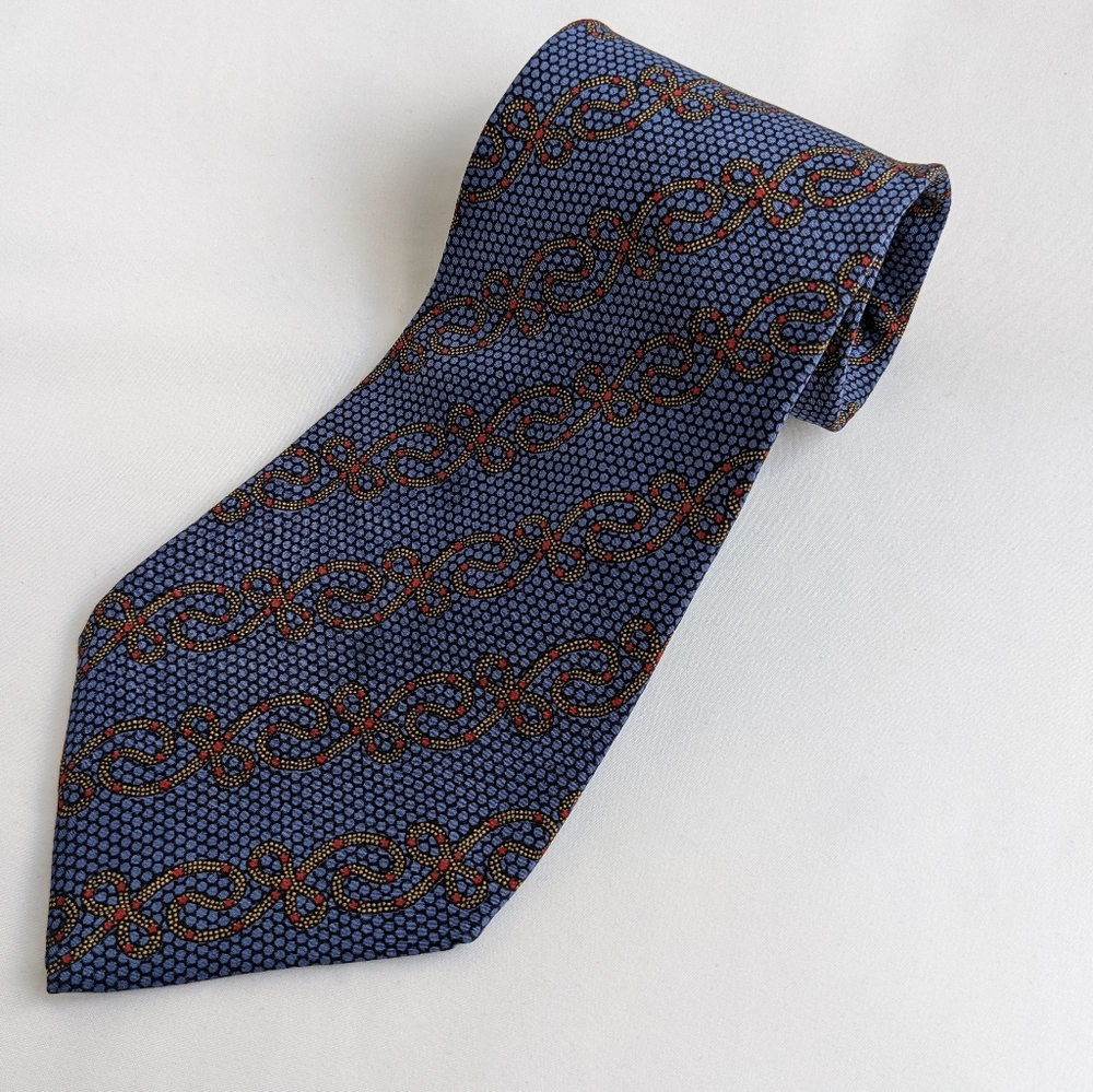 Elegant royal blue neck tie